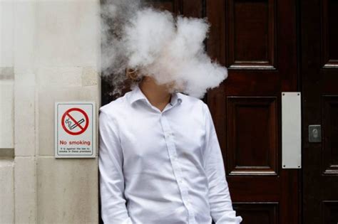 Illinois law would ban vaping in public places